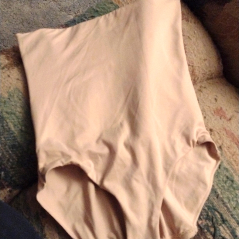 Hanes shape wear under pants ladies junior Medium